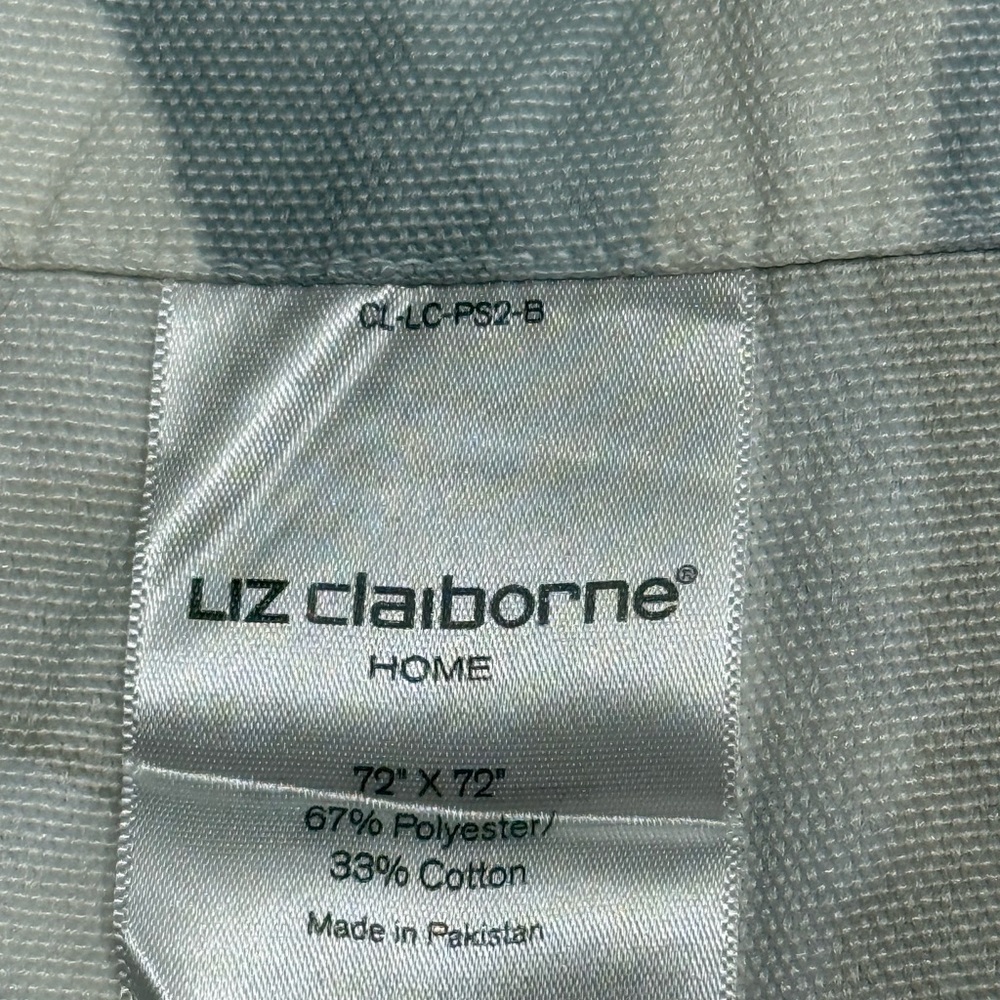 Shower curtain- Liz Claiborne Shower curtain 72x72 - Picture 2 of 4